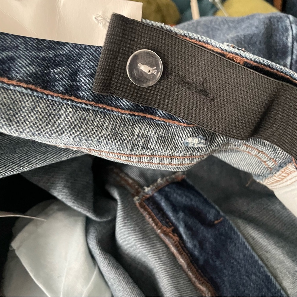 KBB by KAHLANA Women's Mid-Rise Barrel
Leg 'The Lynnox Jean' - Dark Wash 16 - Picture 9 of 12